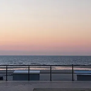 Lovely N° 9 Op Ieder Moment Prachtig Zeezicht & Zwembad , Middelkerke Belgique